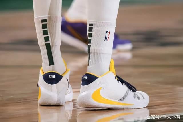 哈弗茨妻子晒怀孕照：我们最大的恩赐